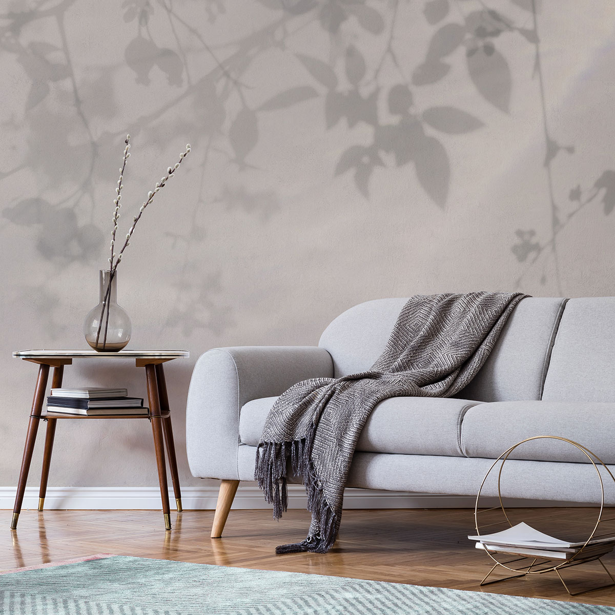 Интерьер с обоями в разных цветах